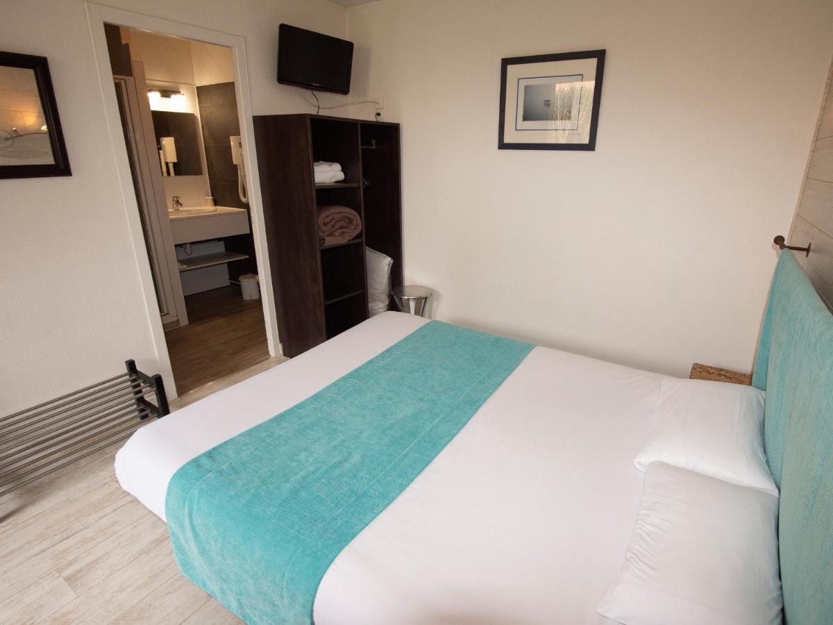 Cit'Hotel Les Eleis Saint-Martin-de-Fraigneau Buitenkant foto