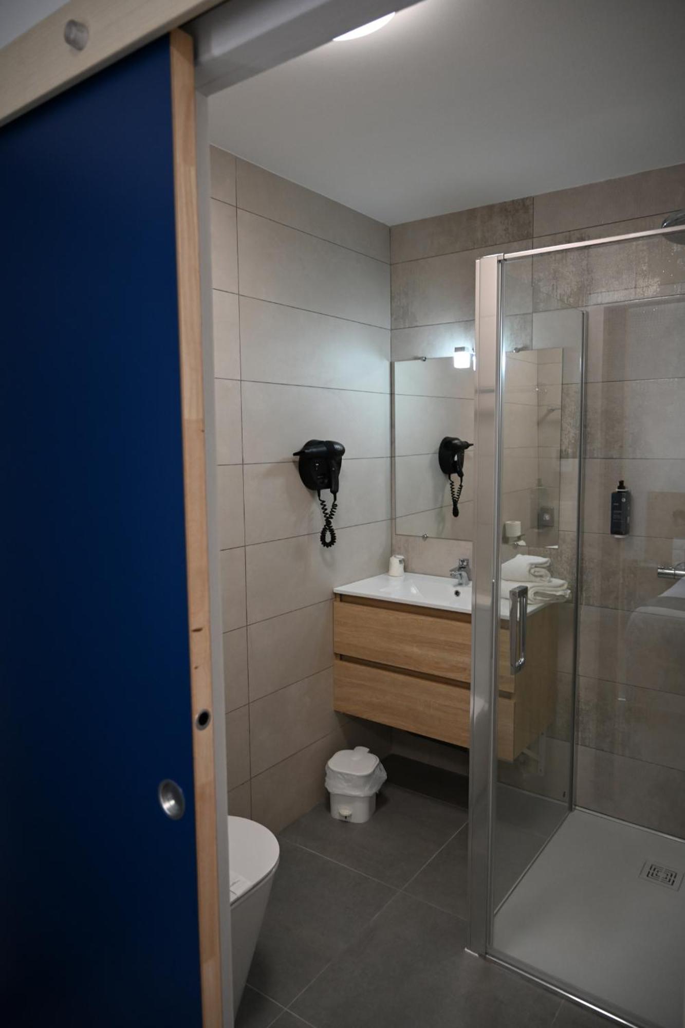 Cit'Hotel Les Eleis Saint-Martin-de-Fraigneau Buitenkant foto