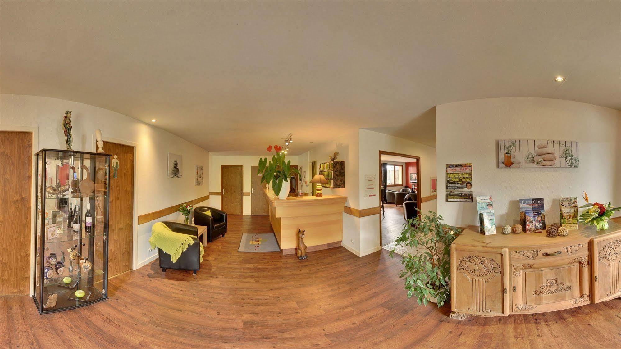 Cit'Hotel Les Eleis Saint-Martin-de-Fraigneau Buitenkant foto